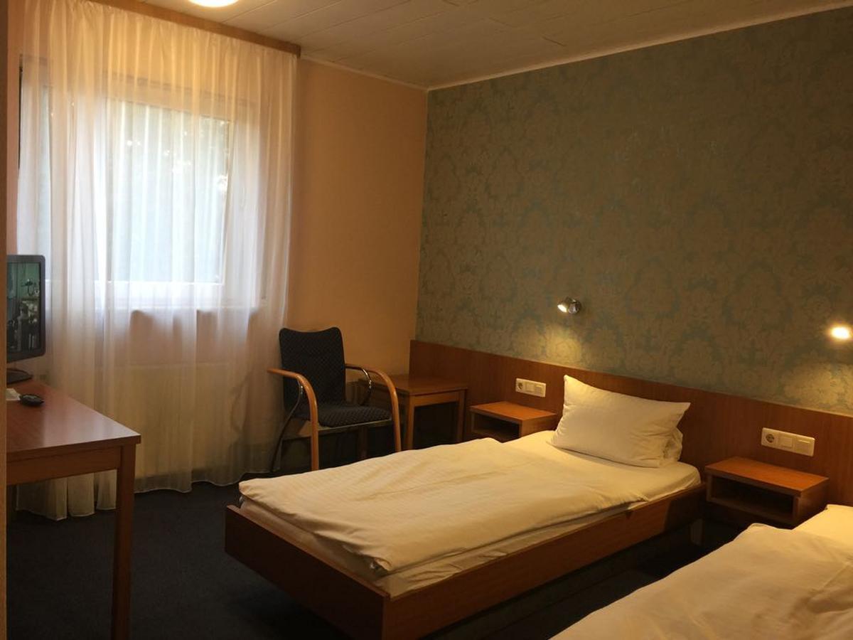 Zip Hotel Lingenfeld Exterior photo